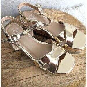 Maker's Gold Platform Wedge Sandals Womens Size 9  lightweigh Metallic Glam Look
